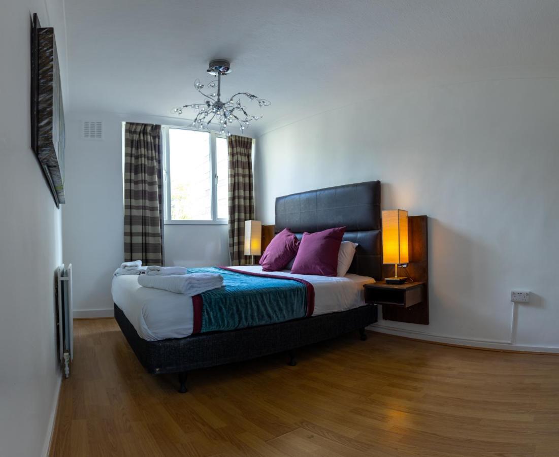 London - 4 Bed - Sleeps 8 - Garden - Pet Friendly Villa Bagian luar foto