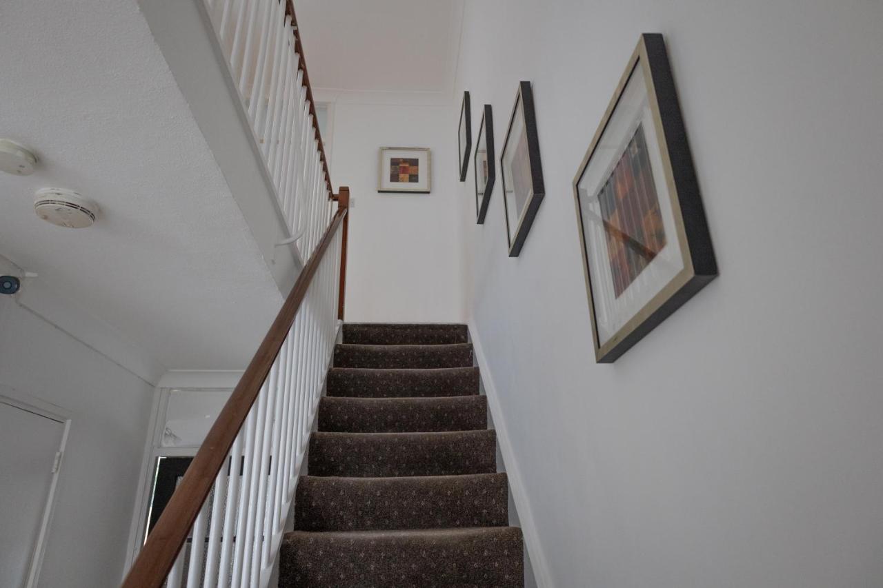 London - 4 Bed - Sleeps 8 - Garden - Pet Friendly Villa Bagian luar foto
