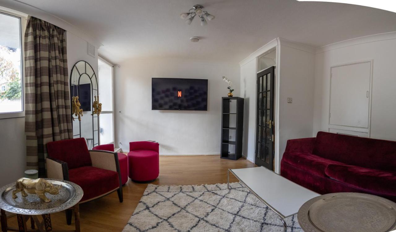 London - 4 Bed - Sleeps 8 - Garden - Pet Friendly Villa Bagian luar foto